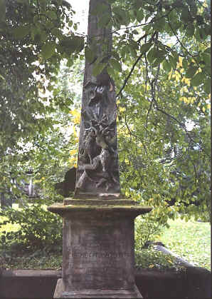 Duncan Ban MacIntyre's grave in Edinburgh