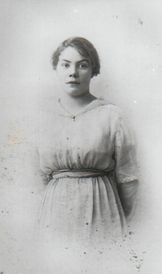 Nell   -Ellen Edith  - George  - dau of Agnes McLachlan